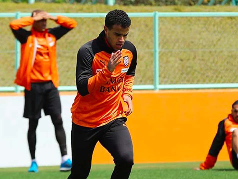 Em grande fase no Shimizu, Carlinhos quer sequência positiva da equipe na temporada