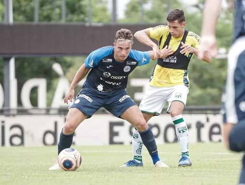 Filho do treinador, youtuber Juninho Manella pode jogar o Paulistão pelo São Bento e divide opiniões