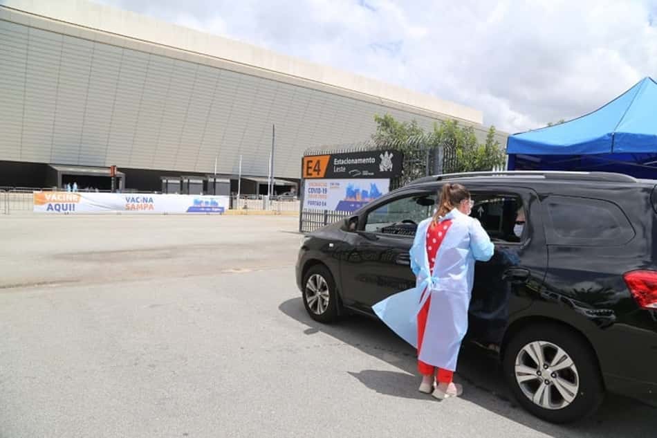 Vacinação na Neo Química Arena encerra semana e já imunizou quase 2 mil pessoas em 12 dias