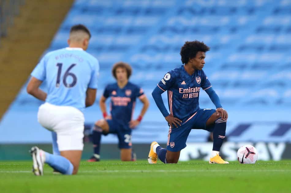 Willian é vítima de racismo em rede social e desabafa: 'Algo precisa mudar'