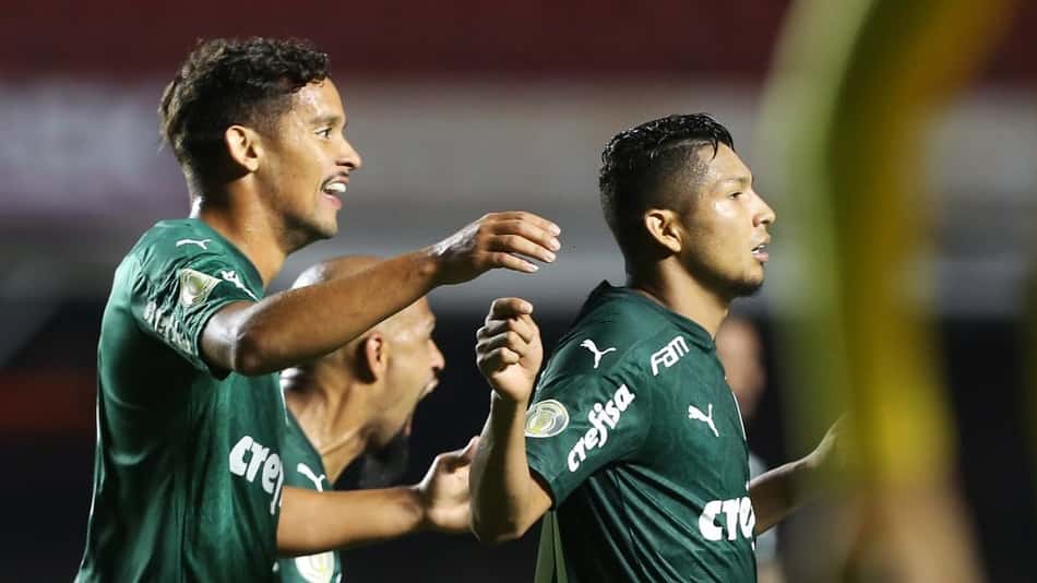 Em lance inusitado, Abel Ferreira 'inicia' jogada do gol do empate do Palmeiras contra o São Paulo