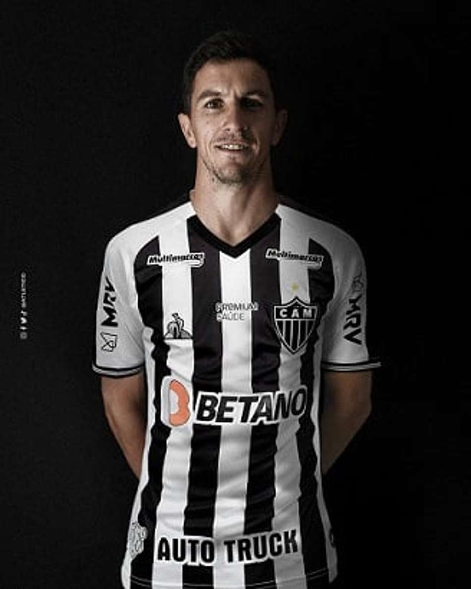 Atlético-MG anuncia a contratação do meia Nacho Fernández