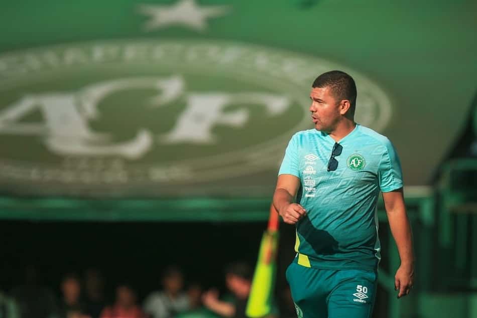 Chape busca novo técnico para substituir Louzer