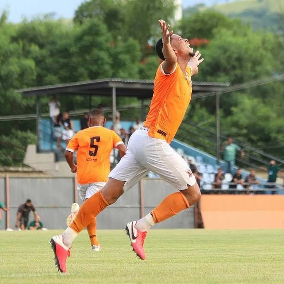 Herói do Nova Iguaçu, Gilberto celebra classificação para fase principal do Carioca