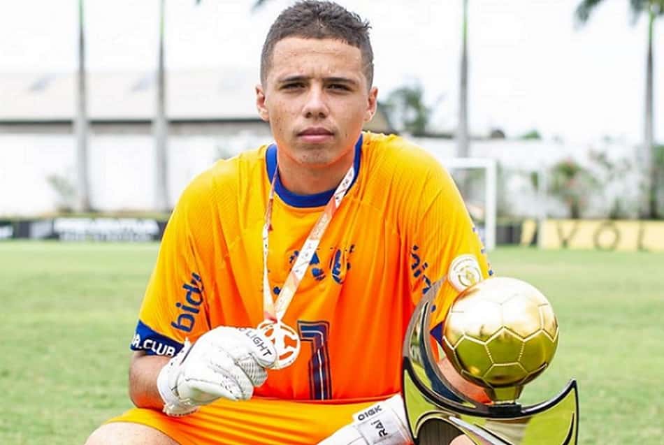 Goleiro Sub-17 do Fortaleza traça metas e expectativas para a temporada