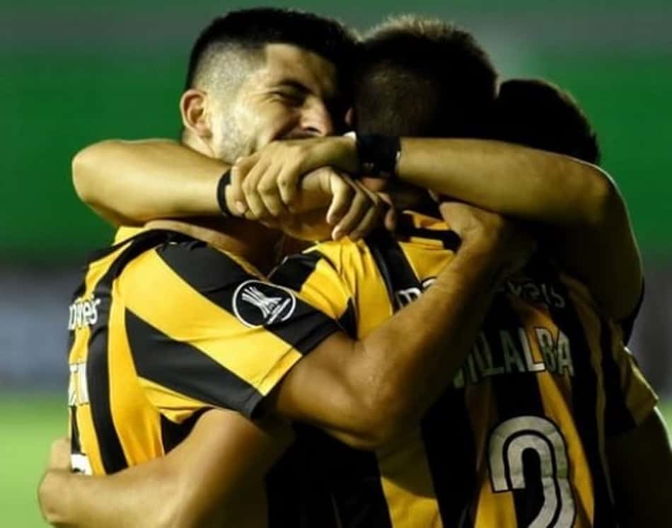 Carrasco do Timão, Guaraní massacra e encaminha vaga na Libertadores