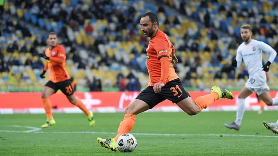 Lateral do Shakhtar Donetsk revela conversas com outros clubes e não descarta retorno ao Brasil