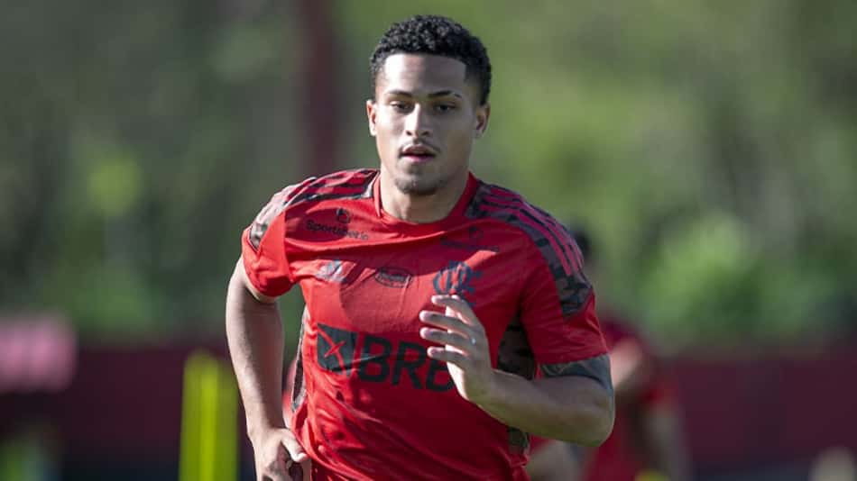 Gomes é diagnosticado com dengue e volta a ser baixa no Flamengo
