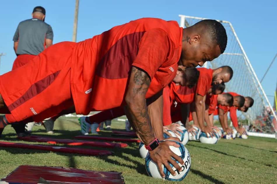 Erik prepara retorno aos gramados e espera ajudar o CRB em 2021