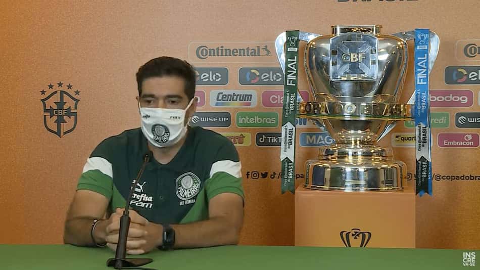 Na véspera da final da Copa do Brasil, Abel Ferreira defende Luan: 'Ninguém é perfeito'