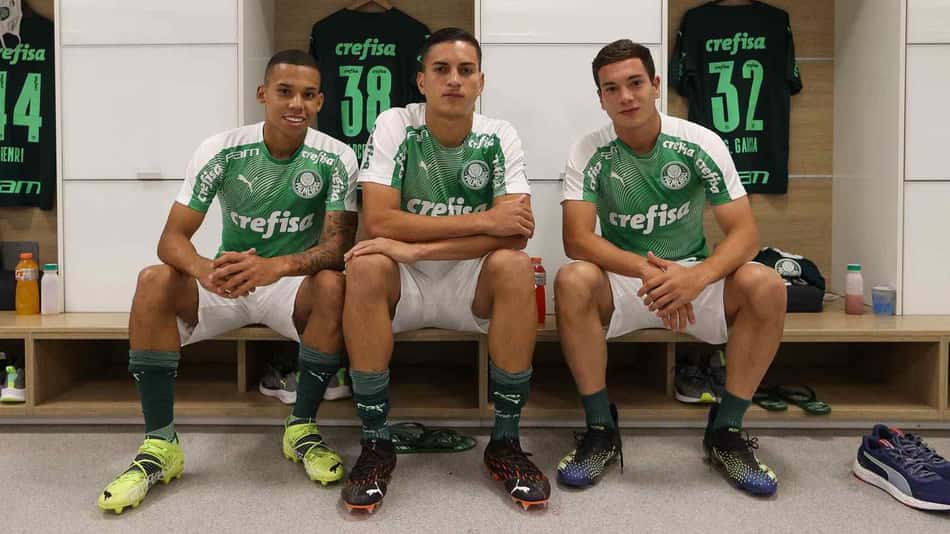 Amigos desde a infância, Garcia e Fabinho comemoram estreias no time profissional
