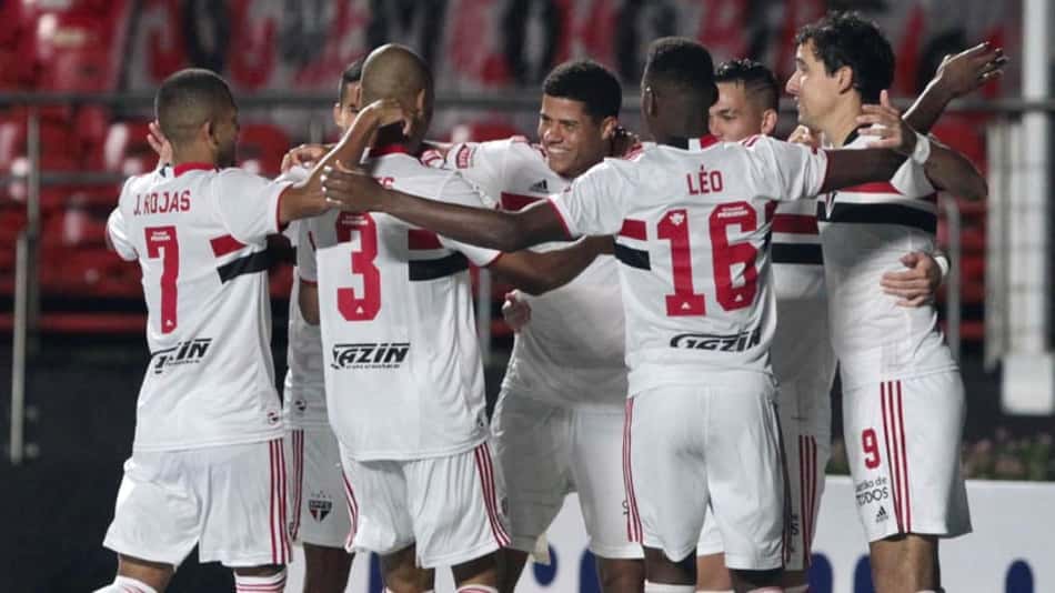 Com duelo contra o Santos pela frente, São Paulo tem retrospecto positivo em clássicos a seu favor