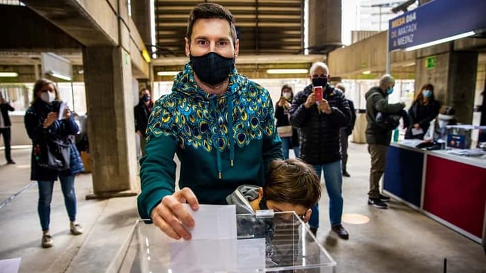Messi vota pela primeira vez em eleições presidenciais do Barcelona