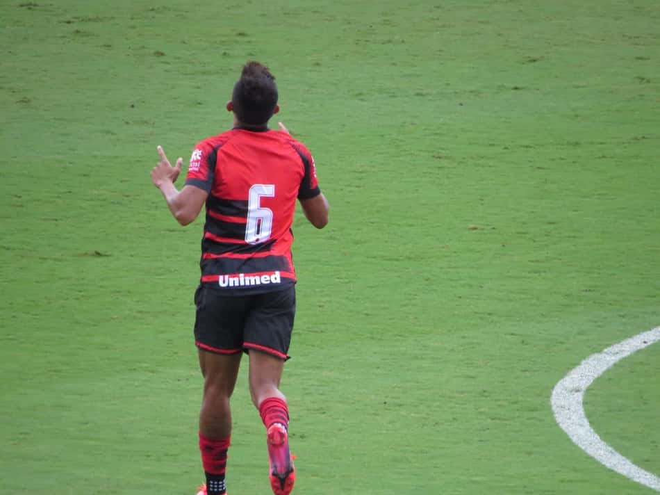 Igor Cárius celebra primeiro gol com o Atlético-GO e visa boa temporada com o Dragão