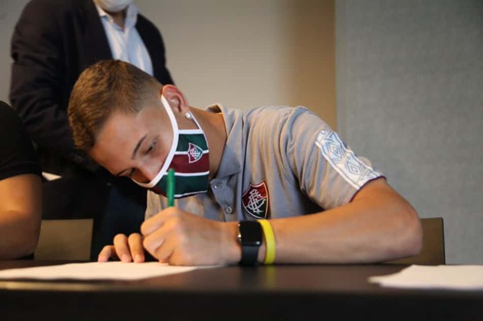 Caso Lucas Fasson, consequências e explicações: como Arthur assinou até 2026 com o Fluminense aos 16 anos