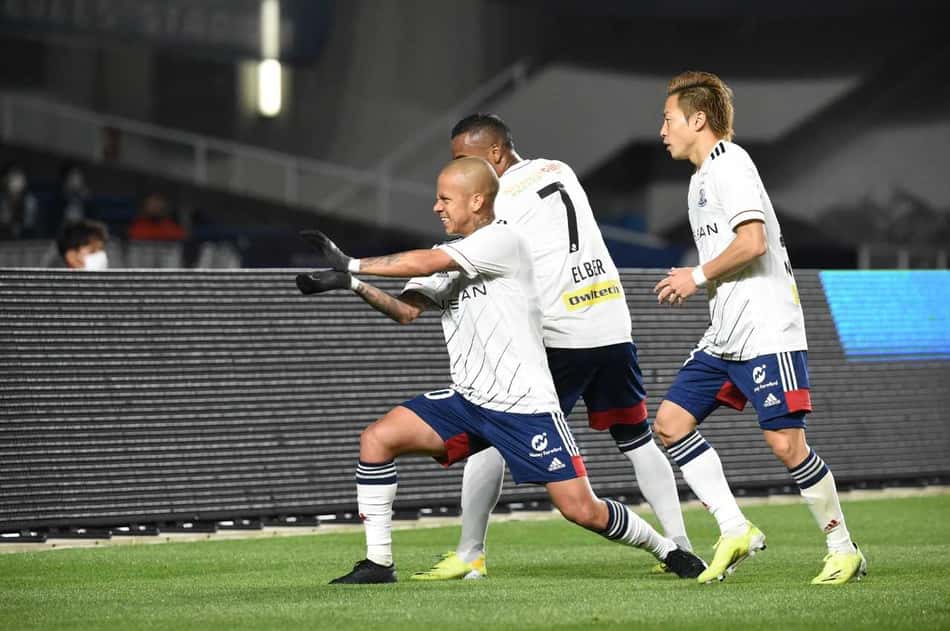 Marcos Junior marca e Yokohama Marinos vence a primeira no Campeonato Japonês