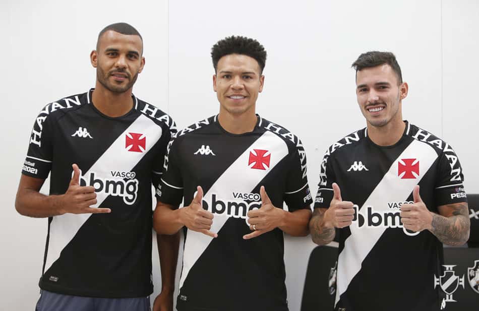 Reforços e treinador estão regularizados e podem estrear pelo Vasco contra o Nova Iguaçu