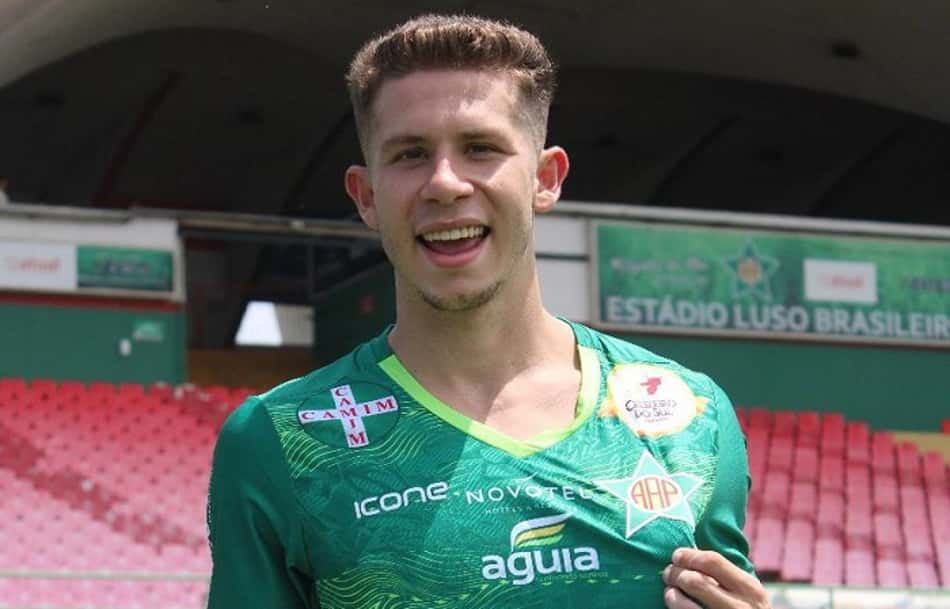 Ex-Flamengo e Santos, Patrick comemora acerto com a Portuguesa-RJ: 'Muito feliz'