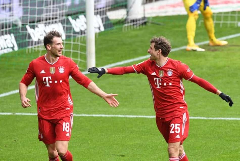 Lewa marca, Bayern vence Werder e segue na ponta da Bundesliga