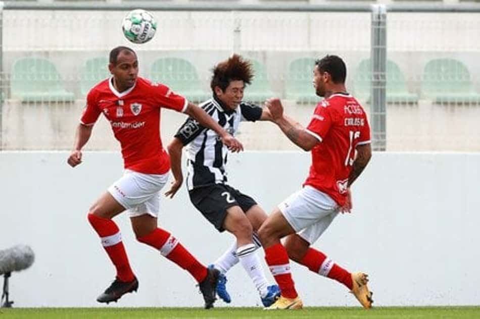 Em bom momento no Santa Clara, Mansur projeta classificação Conference League