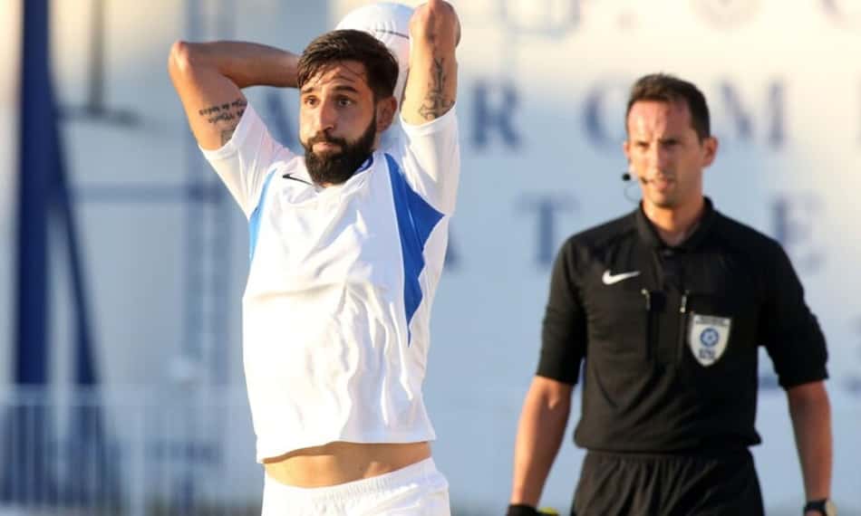 Lucas Galvão, do Atromitos, promove ação social com doação de cestas básicas em São José do Rio Preto