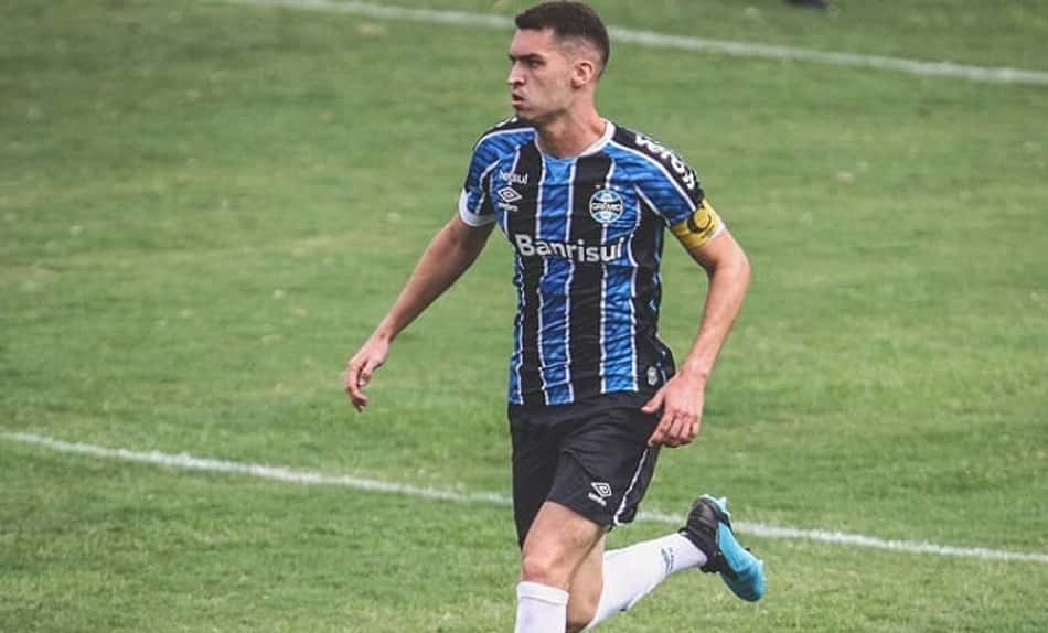 Na base do Grêmio desde os 16 anos, zagueiro pode estrear pela Libertadores