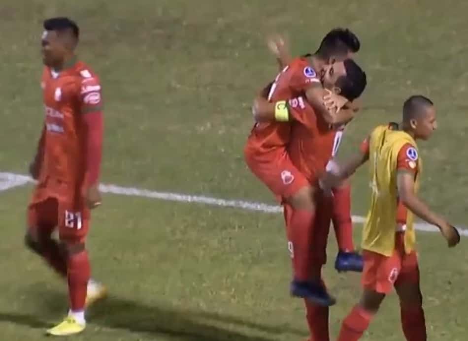 Copa Sul-Americana: Guabirá aproveita expulsão e goleia em duelo de bolivianos