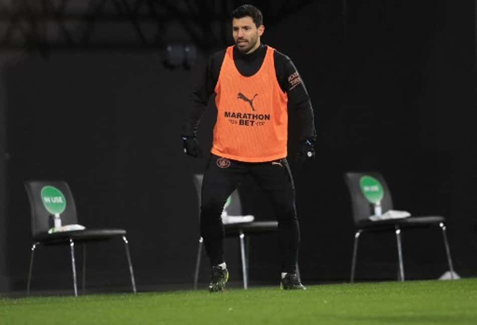 Com gigantes europeus de olho, futuro de Agüero no City segue indefinido