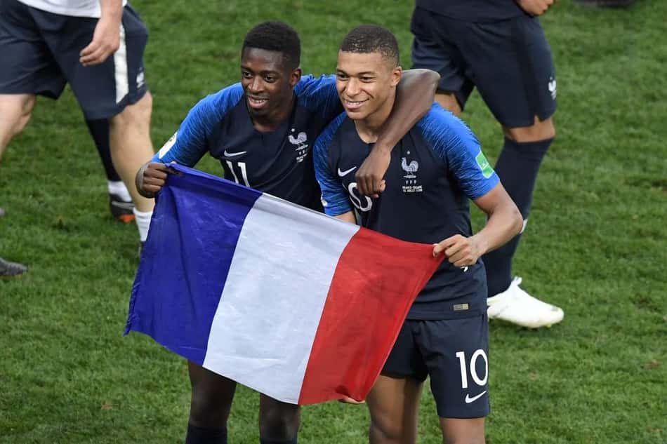 Dembélé e Mbappé - França