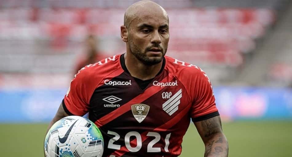 Sport negocia com o lateral-direito Jonathan, ex-Athletico PR