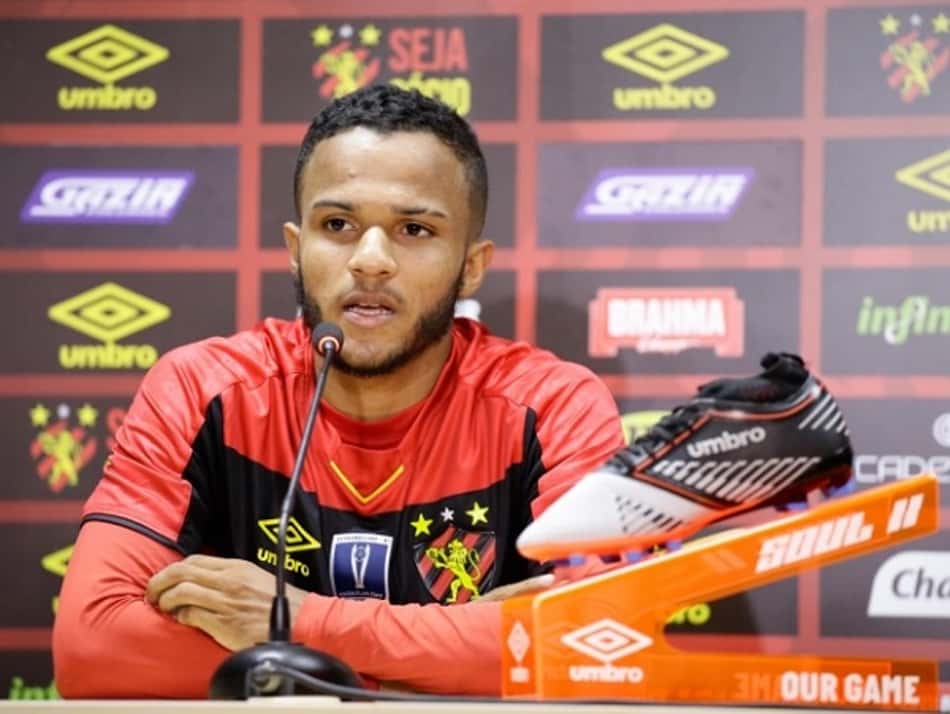 Após deixar o Sport, Maxwell se acerta com o Santa Cruz