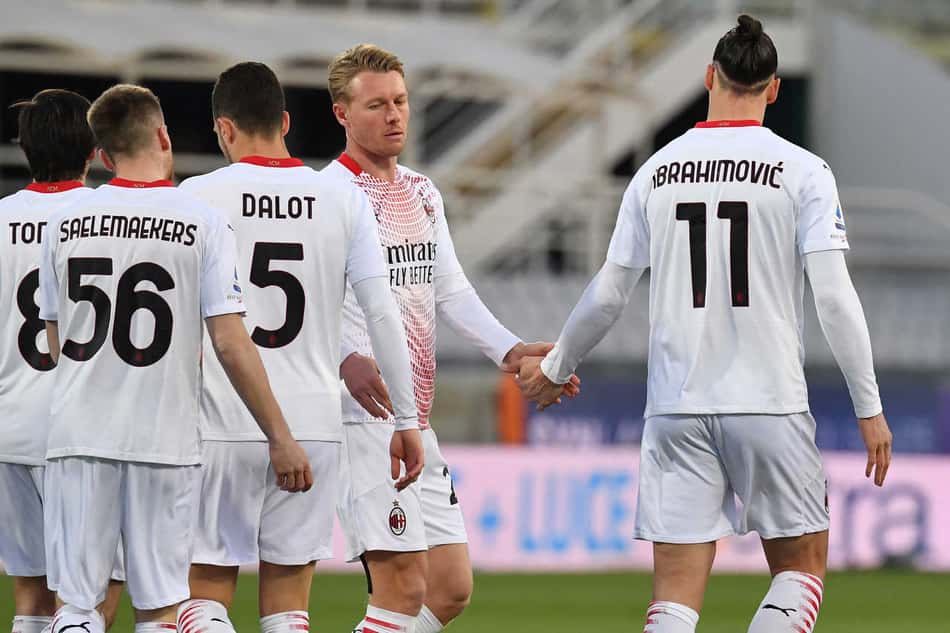Em jogo com duas viradas, Milan vence a Fiorentina fora de casa no Campeonato Italiano