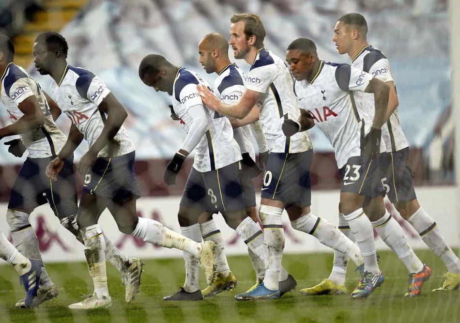 Carlos Vinícius e Kane marcam, Tottenham bate o Aston Villa fora de casa e se aproxima do G-4 do Inglês