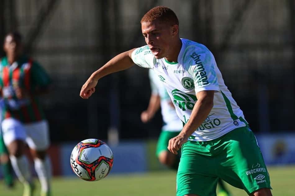 Recuperado da Covid-19, Foguinho está à disposição de Umberto Louzer
