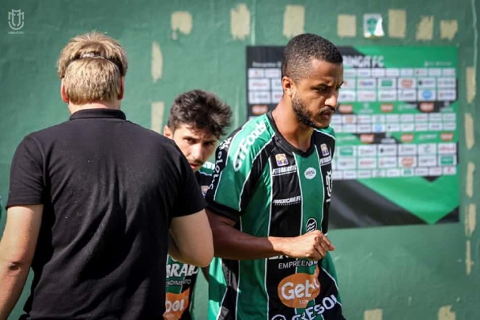 Ex-Corinthians, Rafael Castro projeta que Maringá FC vai 'se impor' diante do Coritiba