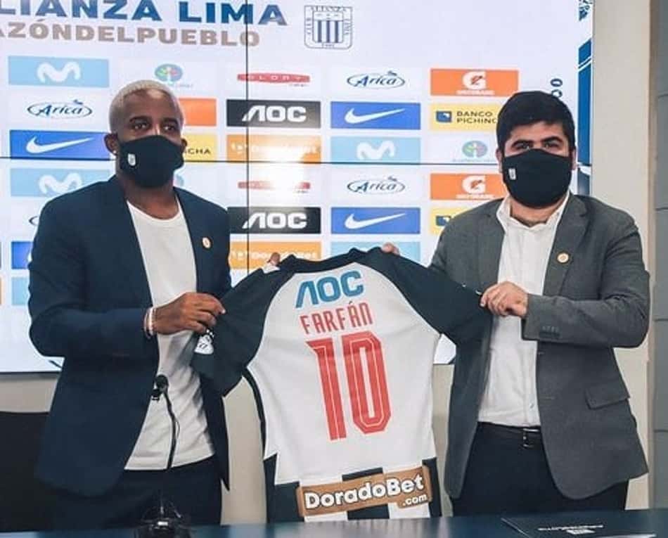 Ele voltou! Farfán volta a gigante da América após 17 anos