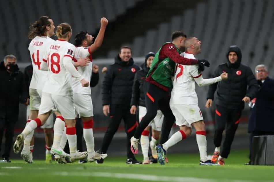 Com hat-trick de Yilmaz e polêmica em gol não marcado, Turquia vence a Holanda pelas Eliminatórias