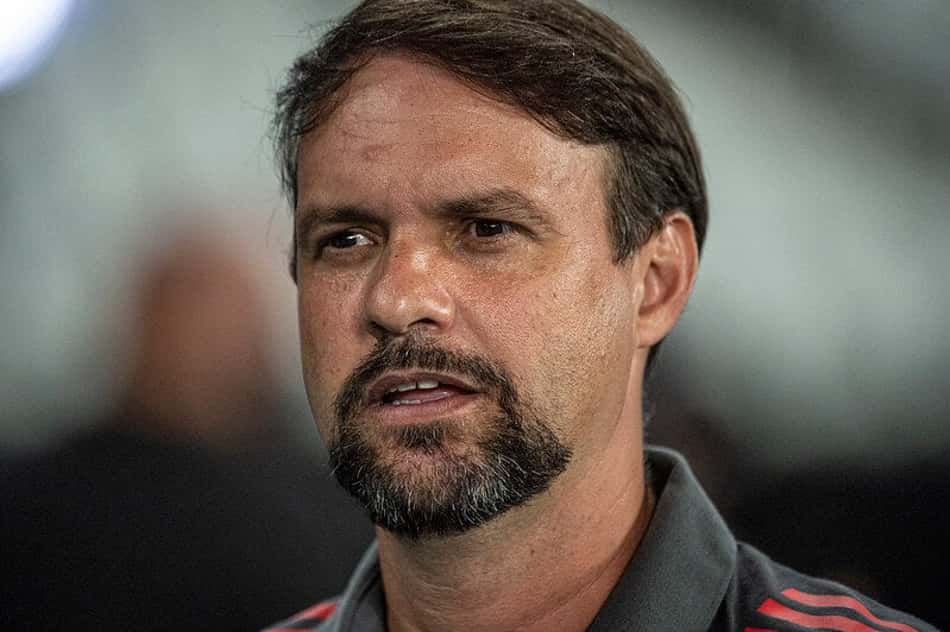 Mauricio Souza valoriza elenco do Flamengo e explica entrada de Rodinei: 'Pedido do professor Rogério'