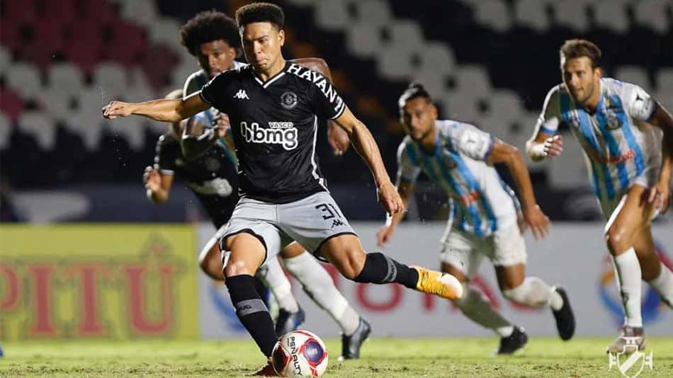 Titular do Vasco, Marquinhos Gabriel exalta alegria em voltar aos gramados: 'É muito gratificante'