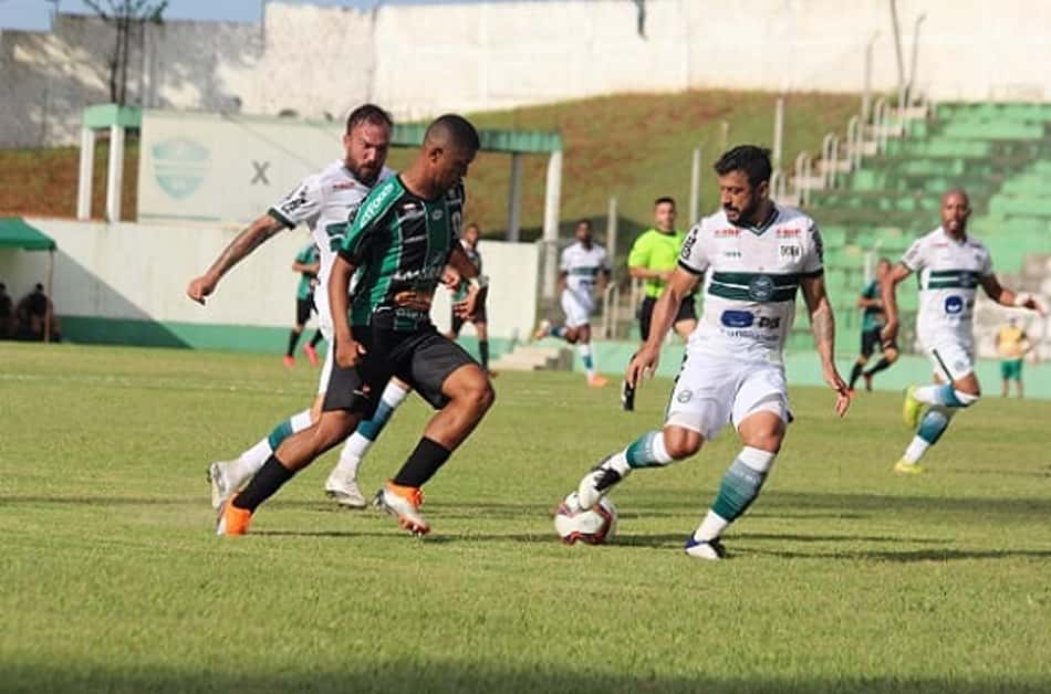 Vinícius lamenta derrota para o Coritiba: 'Jogo bastante equilibrado'