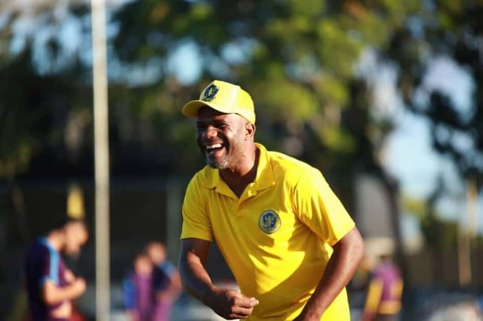 Ao L!, técnico do Retrô (PE) promete vida dura pra cima do Corinthians: 'São desses desafios que gostamos'
