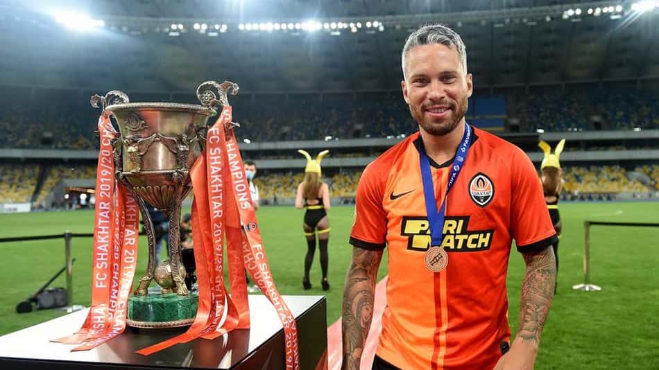 Marlos está de saída do Shakhtar Donetsk e interessa a quatro clubes do Brasil; turcos sondam atleta