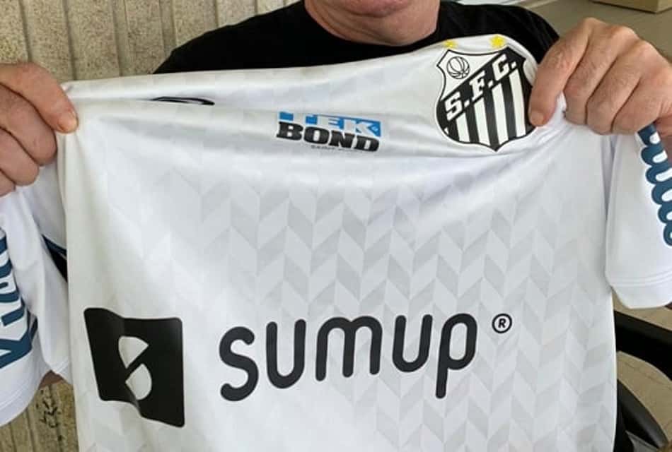 Santos trabalha para ter 'linha popular' de uniformes em 2022