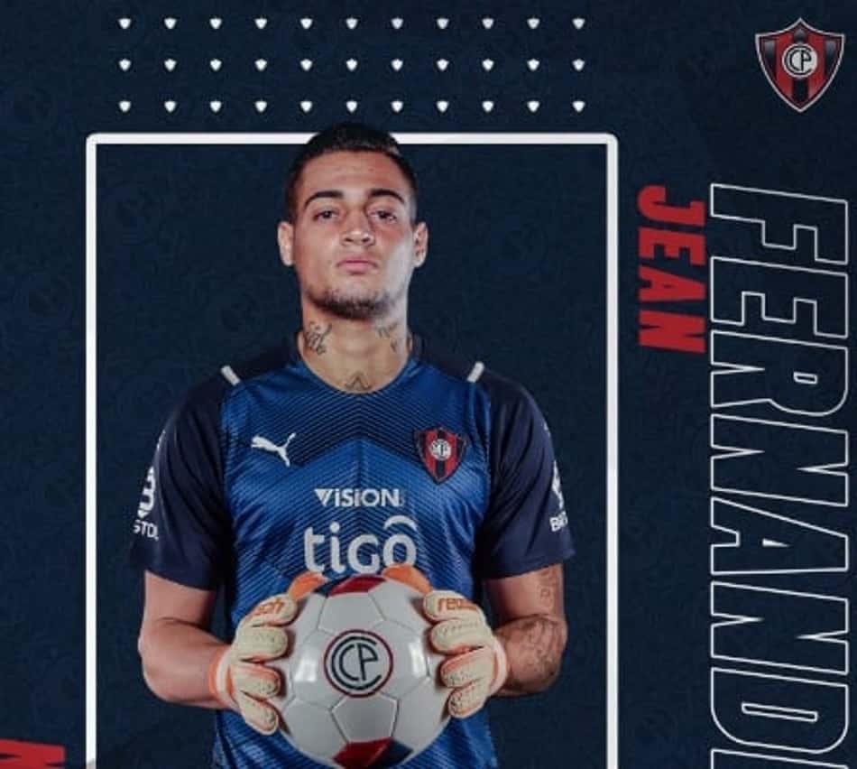 Lembra dele? Goleiro Jean manda recado para rival e fala sobre futuro no Paraguai