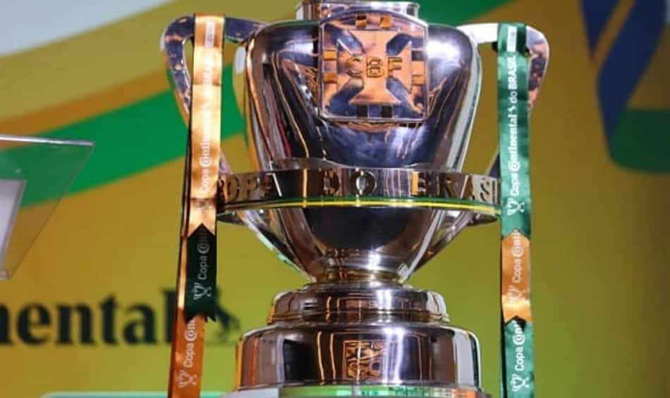 Com boa presença de público nas oitavas da Copa do Brasil, espaços publicitários são valorizados