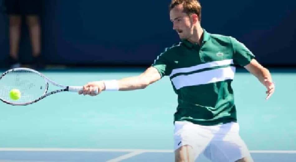 Medvedev testa positivo para COVID-19 e desiste de Monte Carlo