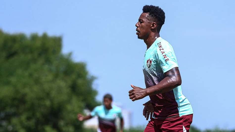 Wellington retribui com agradecimento carinho de torcida do Athletico