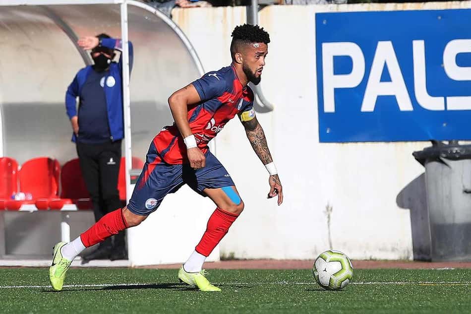 Destaque do Oleiros, brasileiro mira vaga no playoff de acesso