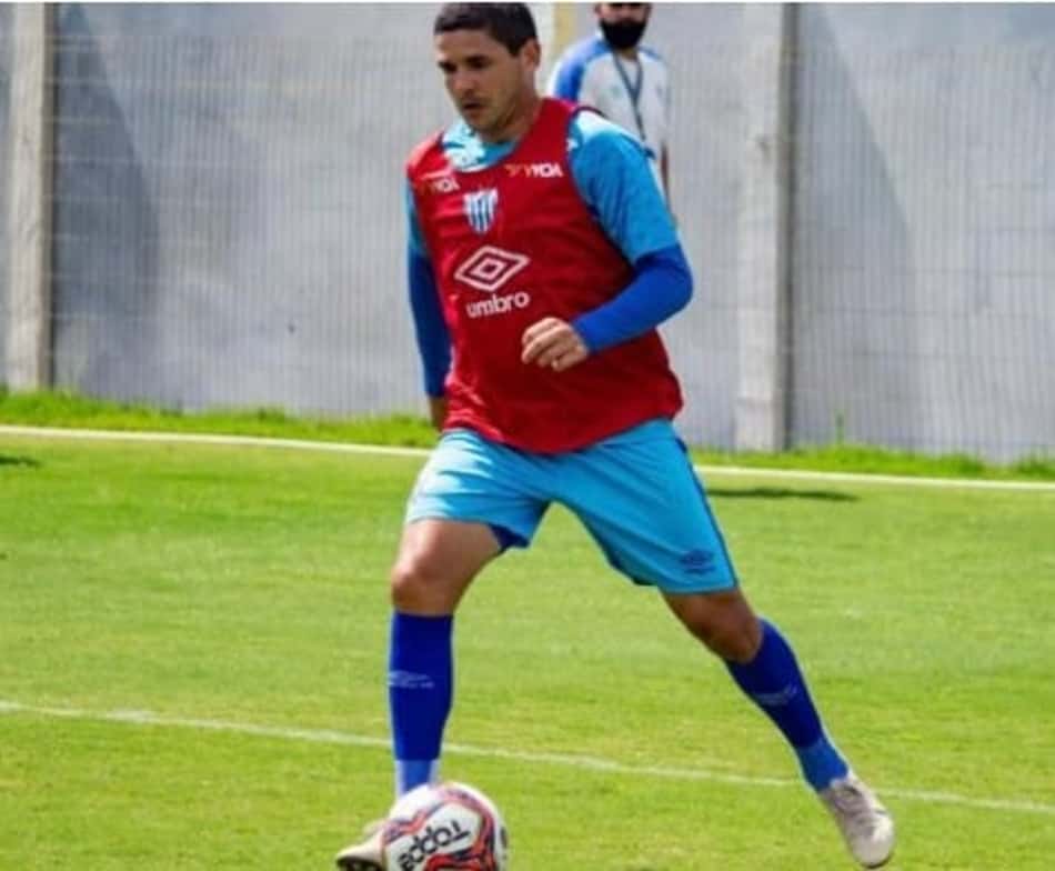 Diego Renan lamenta empate do Avaí na Ressacada