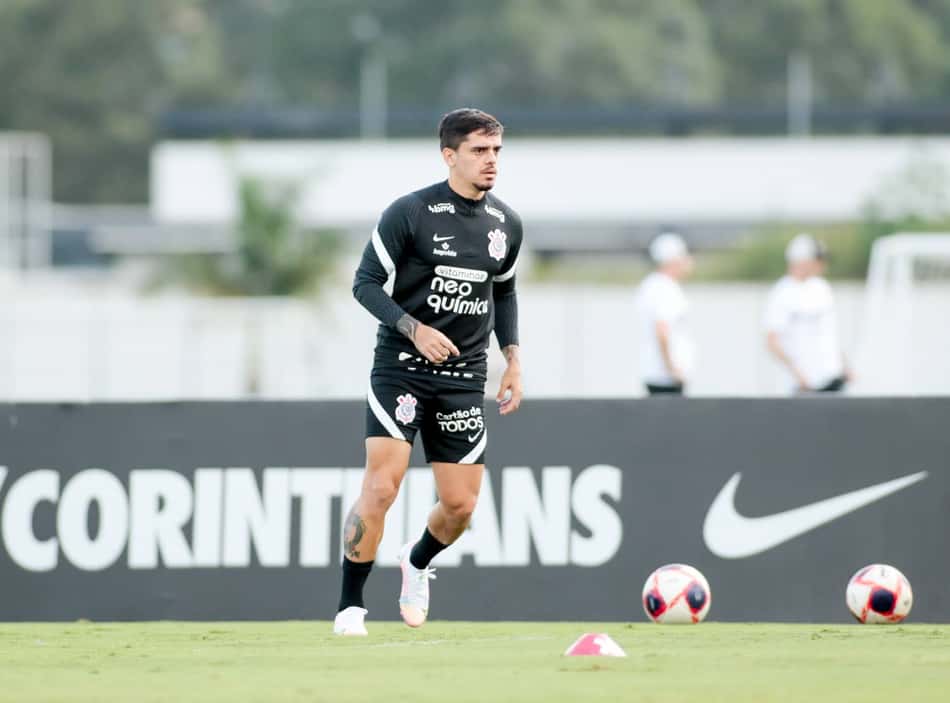 Fagner relembra trabalho com novo técnico do Corinthians e diz: 'Vai chegar com muita energia'